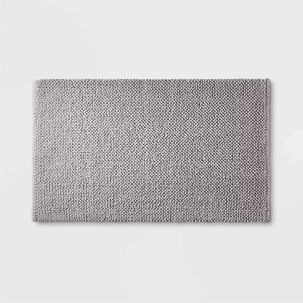 CASALUNA 21"x34" Textured Bath Mat - New